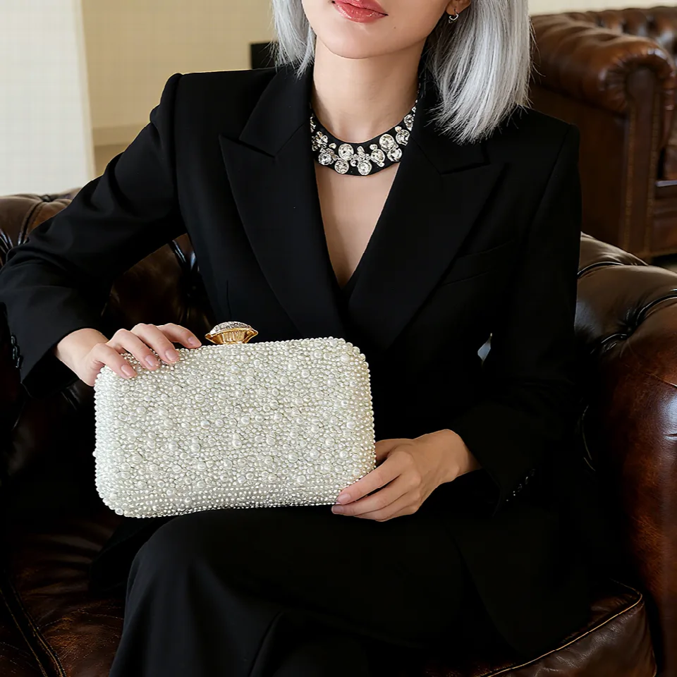 Full Crystal Compact Clutch